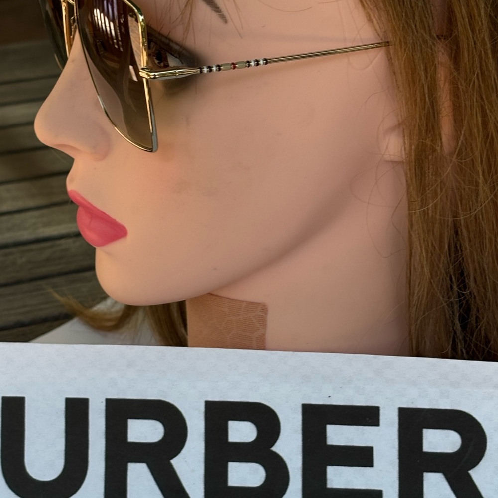 New Burberry B3133 1109/8E Daphne Gold Square Sunglasses - Picture 9 of 13